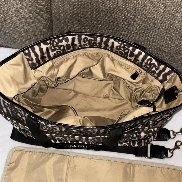 Gently Loved Coach Large Getaway Ocelot Print Nylon Diaper /Weekender Tote Bag - Picture 10 of 12